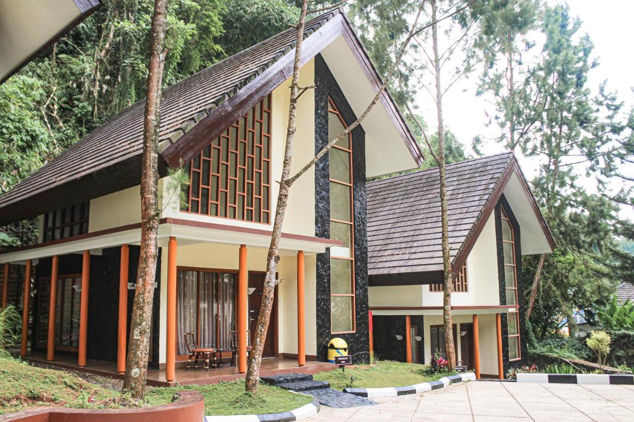 Lembah Permai Resort Sindanglaya Extérieur photo
